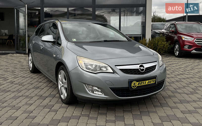 Opel Astra 2011