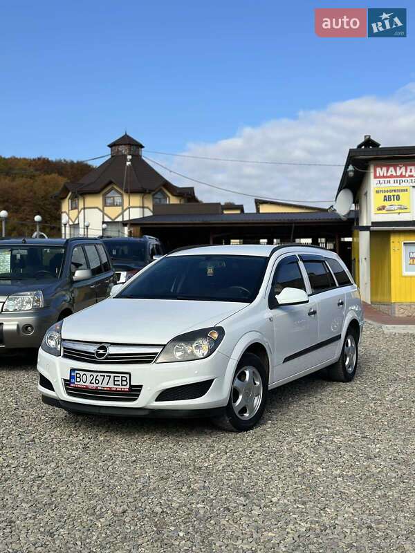 Универсал Opel Astra 2010 в 