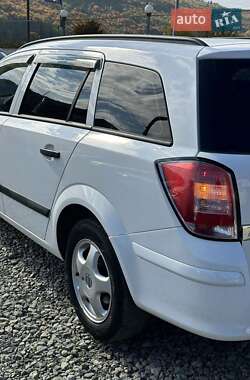 Универсал Opel Astra 2010 в 