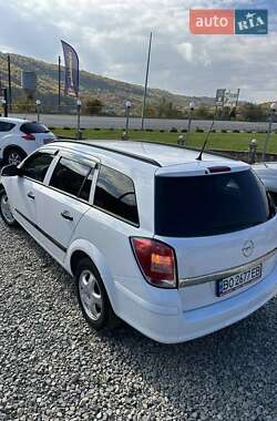 Универсал Opel Astra 2010 в 