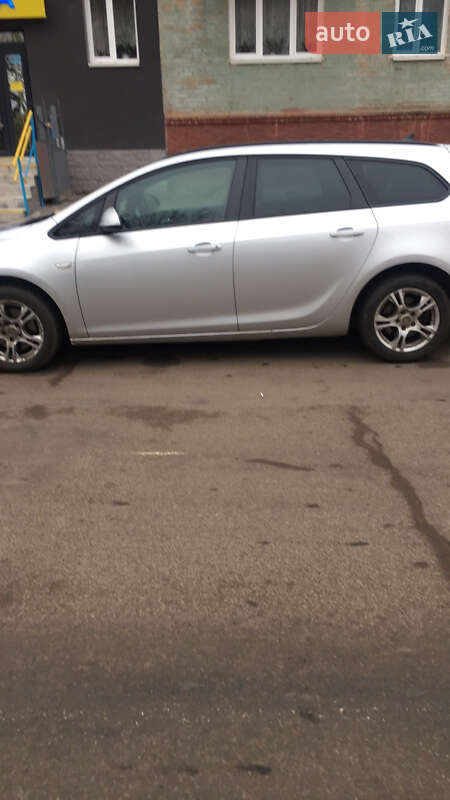 Универсал Opel Astra 2012 в Киеве