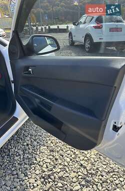 Универсал Opel Astra 2010 в 