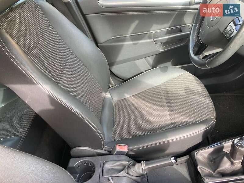 Універсал Opel Astra 2009 в Полтаві