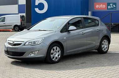 Хэтчбек Opel Astra 2011 в Ровно