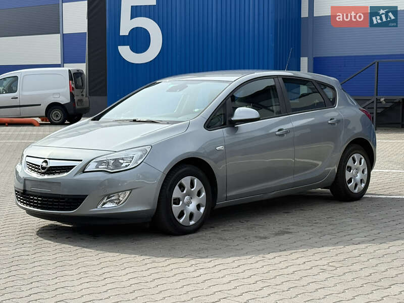 Хетчбек Opel Astra 2011 в Рівному