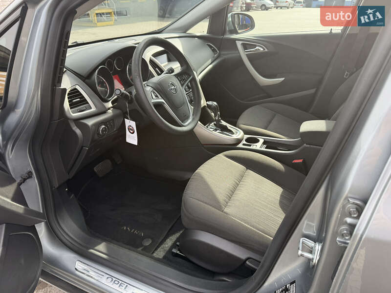 Хетчбек Opel Astra 2011 в Рівному