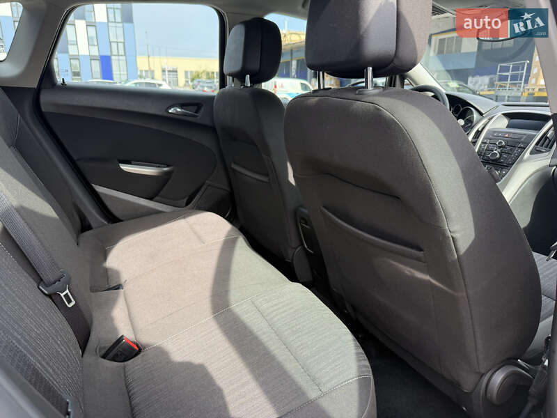 Хетчбек Opel Astra 2011 в Рівному