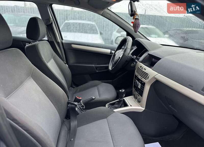 Хэтчбек Opel Astra 2008 в Каменец-Подольском