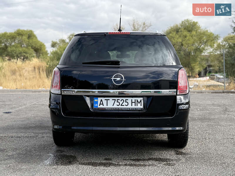 Универсал Opel Astra 2010 в Косове