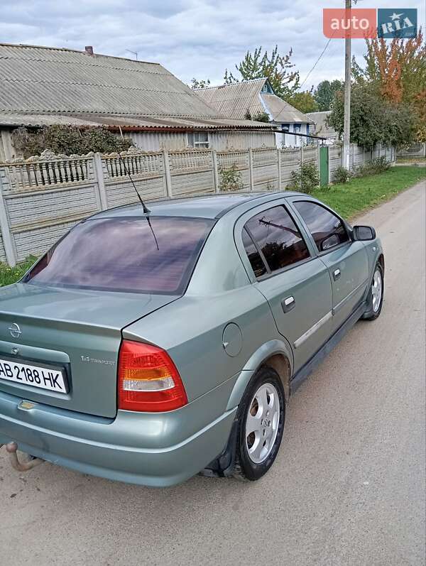 Седан Opel Astra 2008 в Казатине