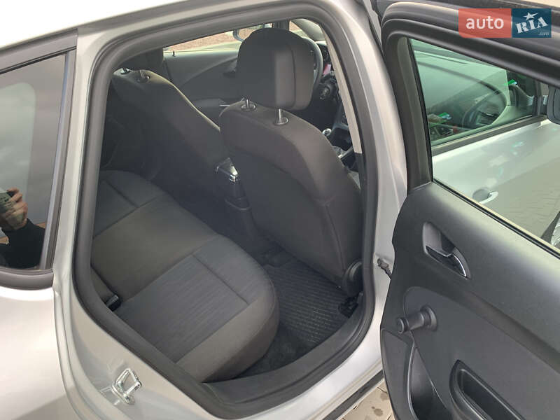 Хэтчбек Opel Astra 2011 в Луцке фото 23 Хэтчбек Opel Astra 2011 в Луцке