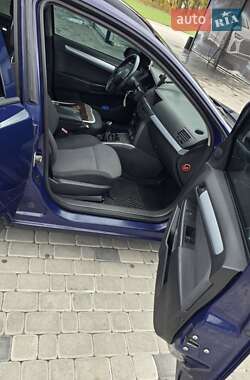 Универсал Opel Astra 2005 в 