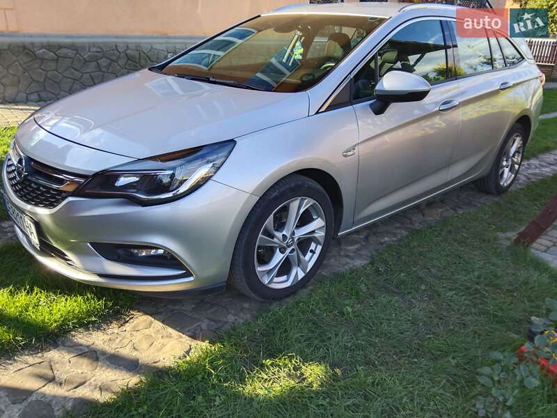 Хэтчбек Opel Astra 2017 в Черновцах