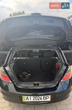 Хэтчбек Opel Astra 2012 в 
