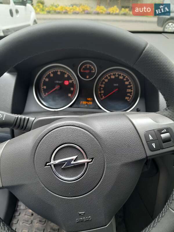 Хетчбек Opel Astra 2005 в Луцьку фото 3 Хетчбек Opel Astra 2005 в Луцьку