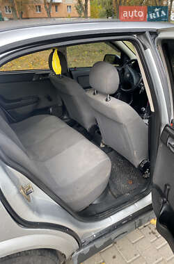 Седан Opel Astra 2005 в 