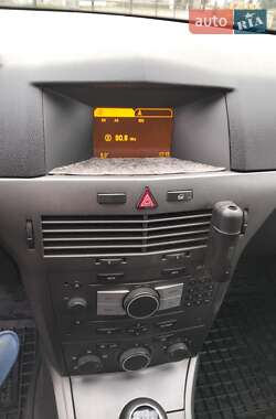 Универсал Opel Astra 2004 в  фото 13 Универсал Opel Astra 2004 в