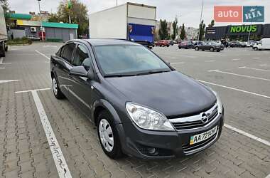 Седан Opel Astra 2012 в Киеве