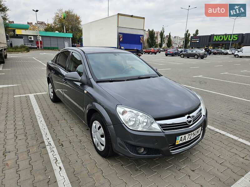 Opel Astra 2012