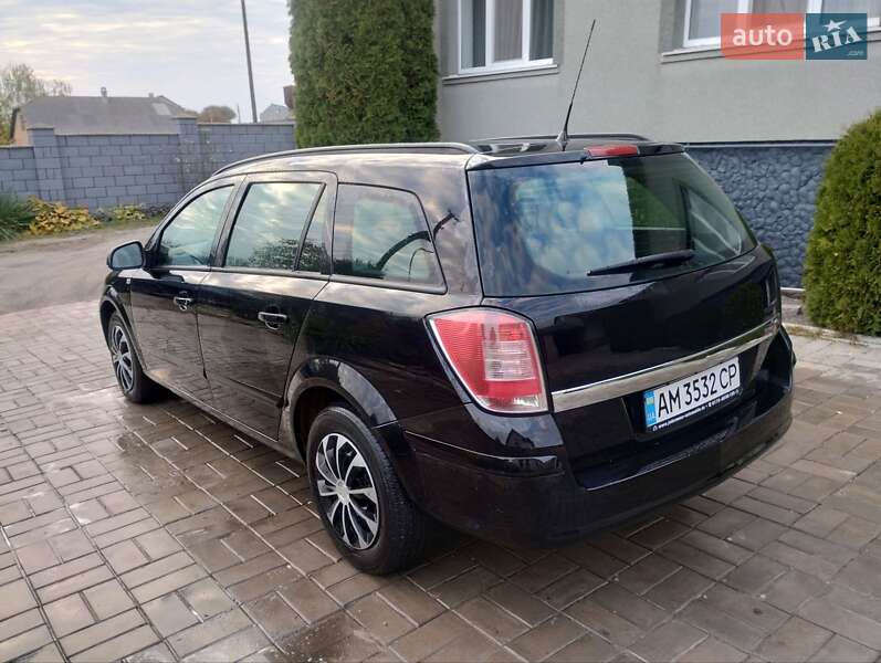 Универсал Opel Astra 2009 в Кременце