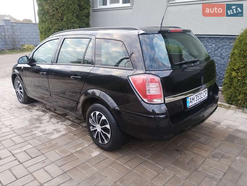 Универсал Opel Astra 2009 в Кременце