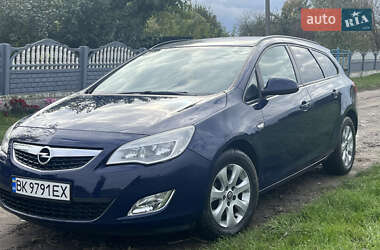 Универсал Opel Astra 2012 в Луцке