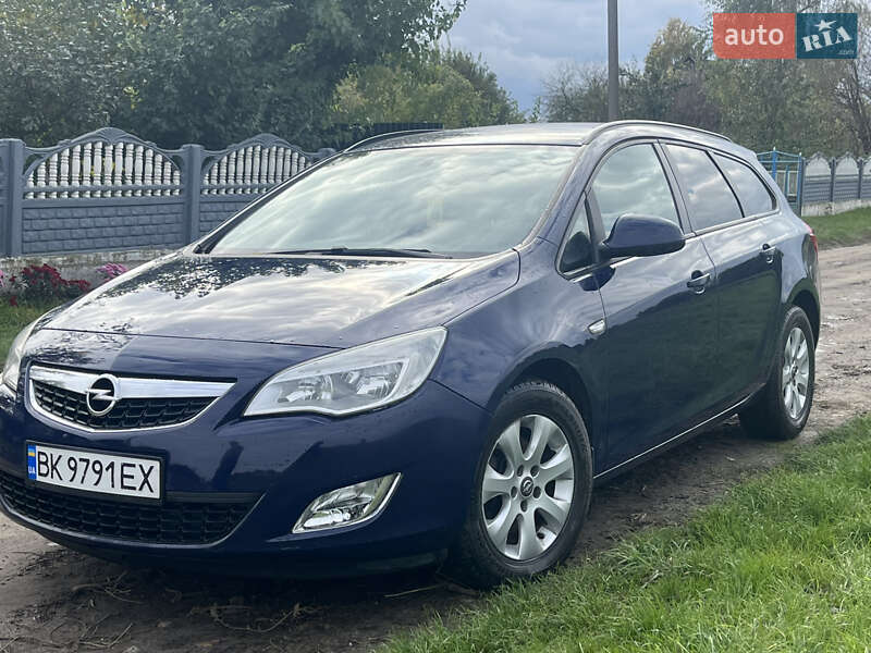 Opel Astra 2012 Opel Astra 2012