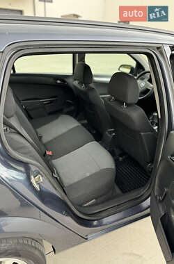Универсал Opel Astra 2006 в 