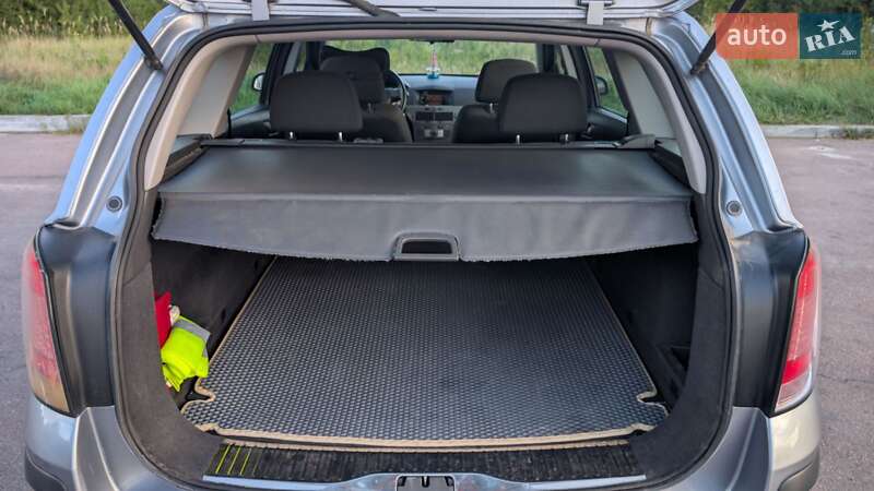 Универсал Opel Astra 2006 в Житомире