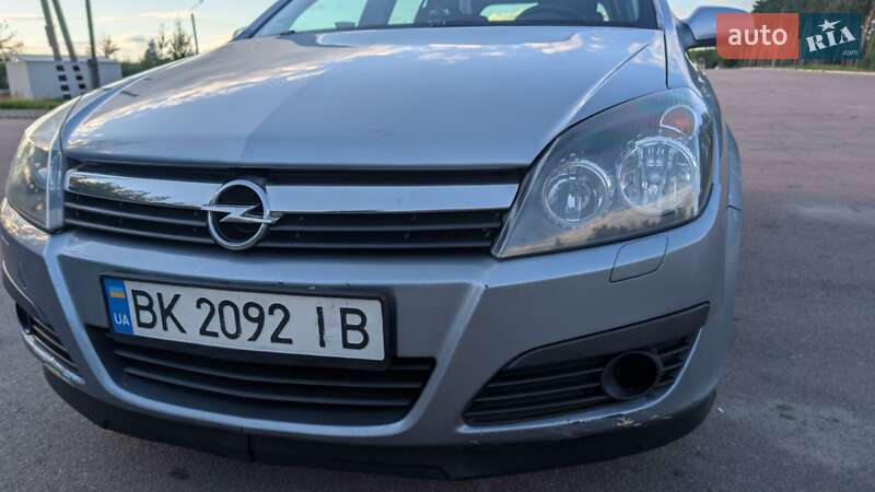 Универсал Opel Astra 2006 в Житомире