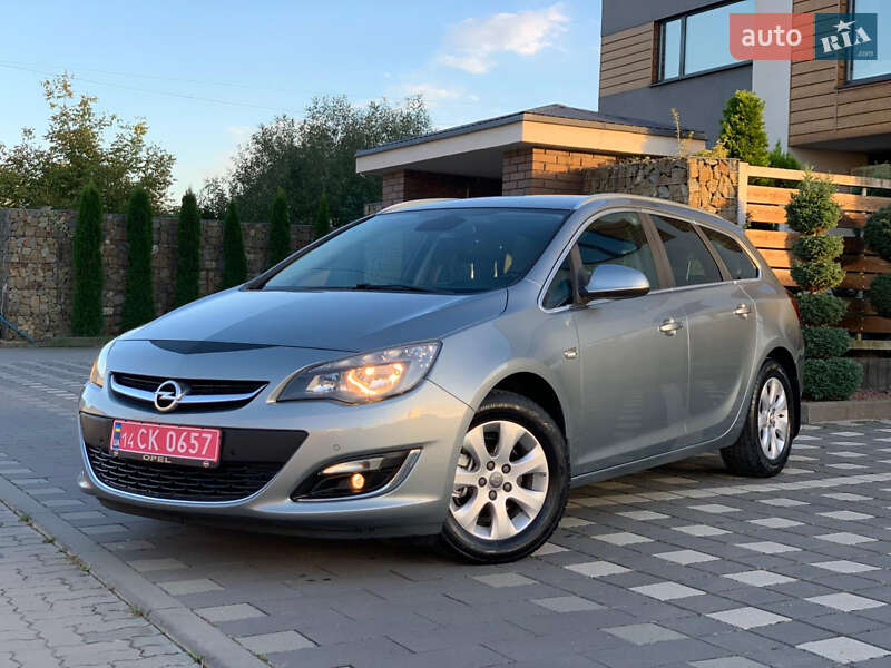 Универсал Opel Astra 2015 в Стрые