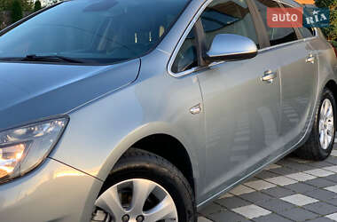 Универсал Opel Astra 2015 в 