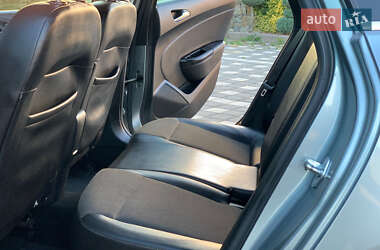 Универсал Opel Astra 2015 в 