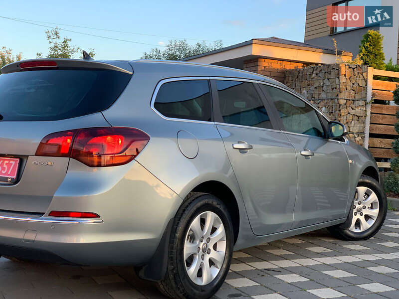 Универсал Opel Astra 2015 в Стрые