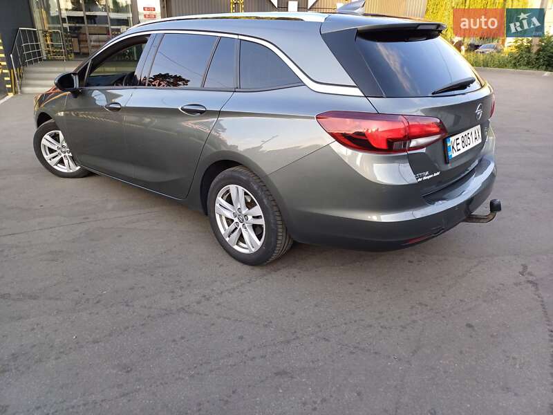 Універсал Opel Astra 2017 в Павлограді