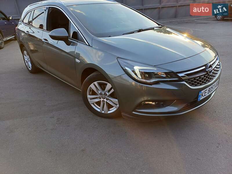 Універсал Opel Astra 2017 в Павлограді