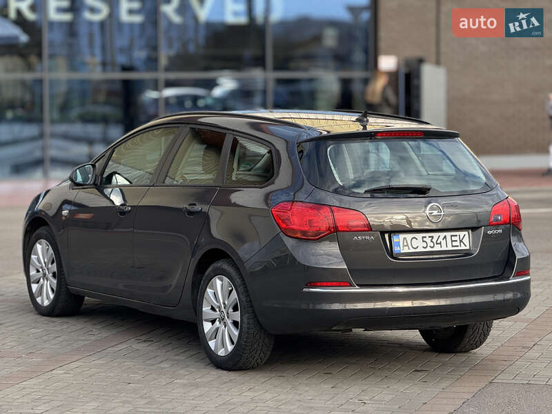 Универсал Opel Astra 2014 в Луцке