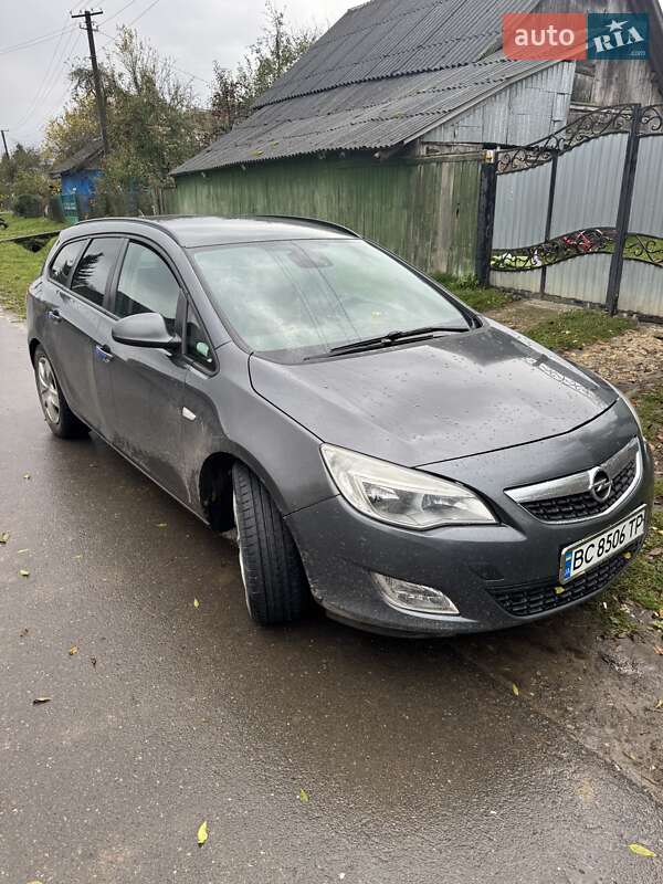 Opel Astra 2011