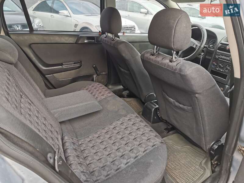 Седан Opel Astra 2001 в Хмельницком