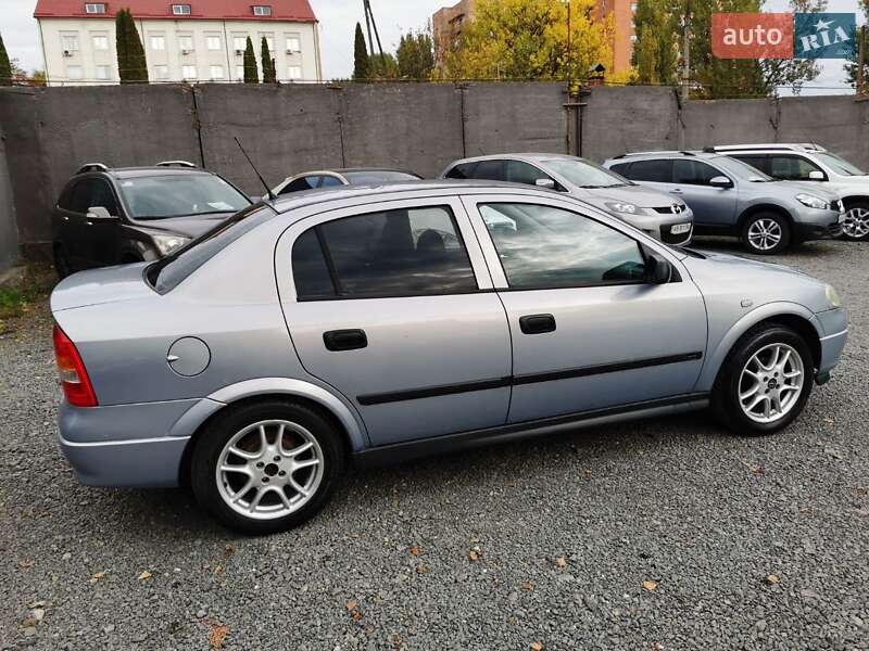 Седан Opel Astra 2001 в Хмельницком