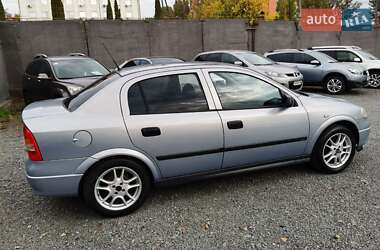 Седан Opel Astra 2001 в 