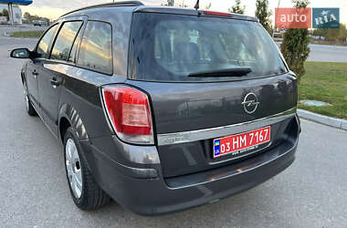 Универсал Opel Astra 2010 в 