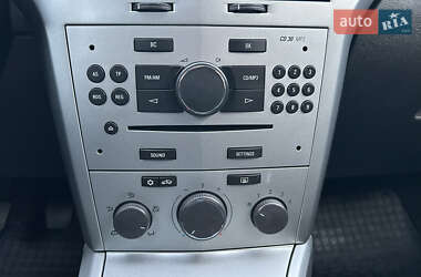 Универсал Opel Astra 2010 в 