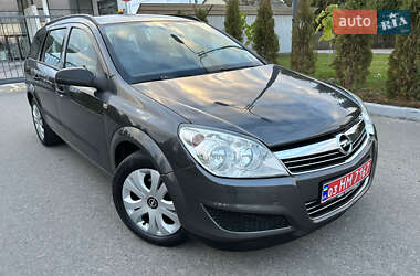 Универсал Opel Astra 2010 в 
