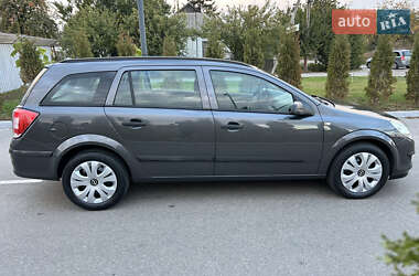 Универсал Opel Astra 2010 в 