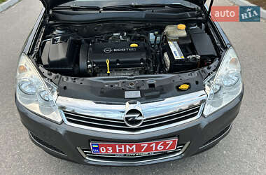 Универсал Opel Astra 2010 в 