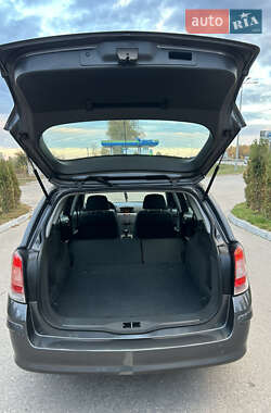 Универсал Opel Astra 2010 в 