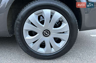 Универсал Opel Astra 2010 в 