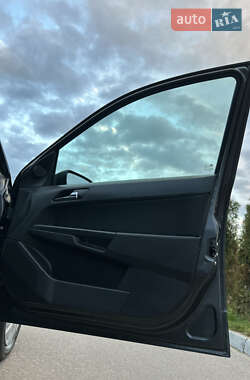 Универсал Opel Astra 2010 в 