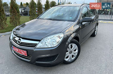 Универсал Opel Astra 2010 в 